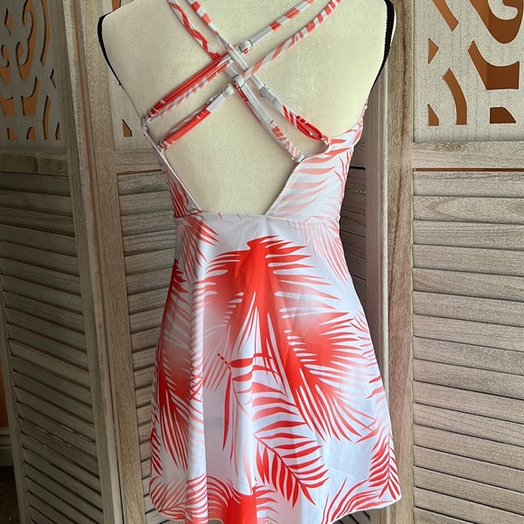 Nwt swimsuit - Picture 3 of 4